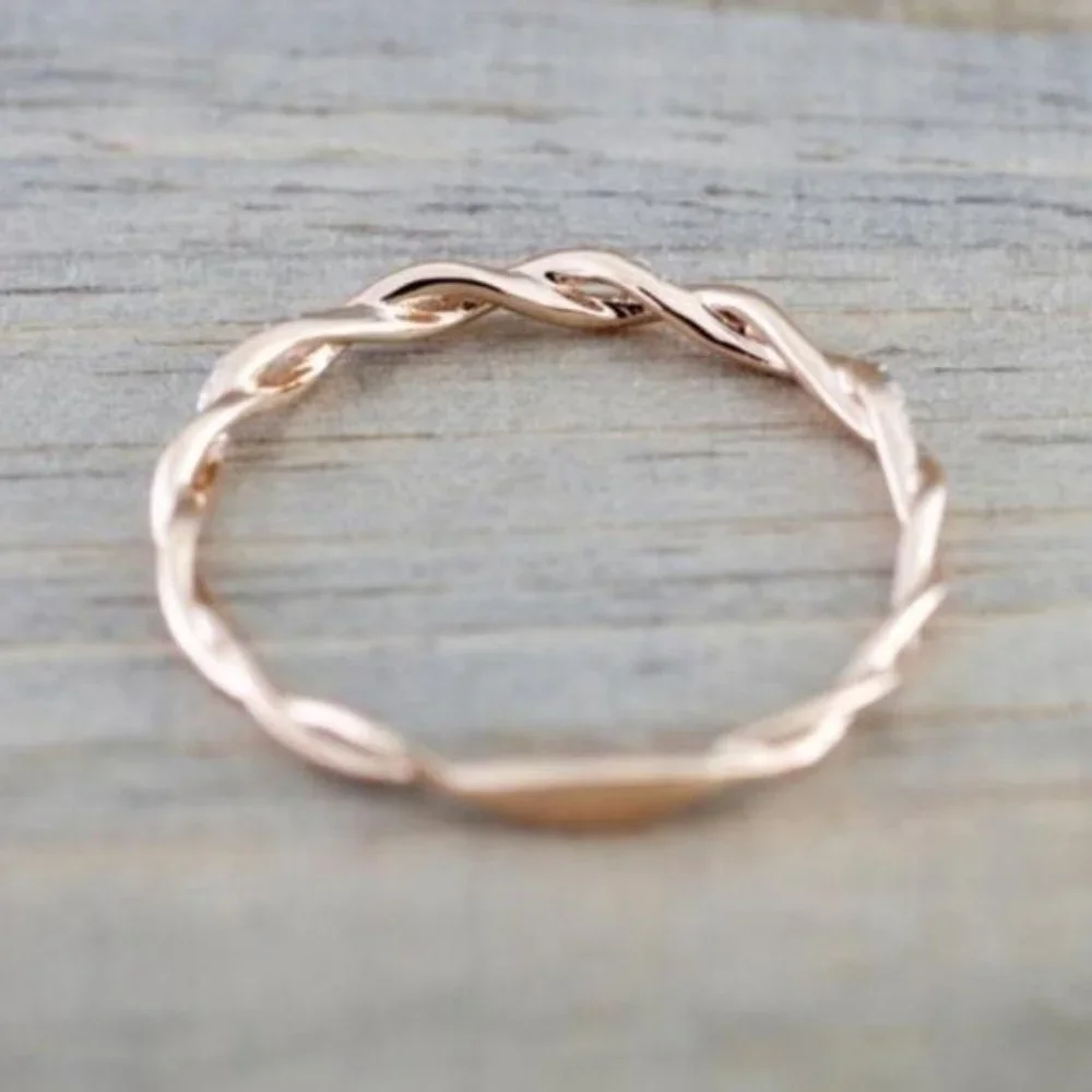 NEW 18K ROSE GOLD DIAMOND ETERNITY RING, CUTE RING, SHINY RING. - Picture 4 of 5
